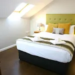 Eglantine Lodge