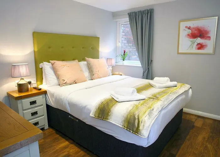 Eglantine Lodge