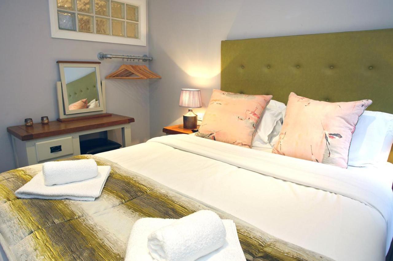Eglantine Apartment *