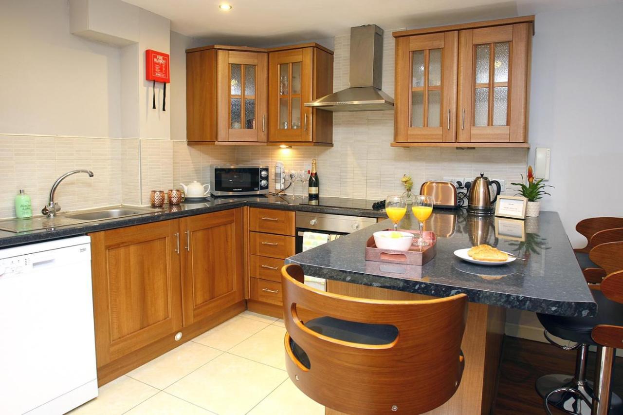 Eglantine Apartment