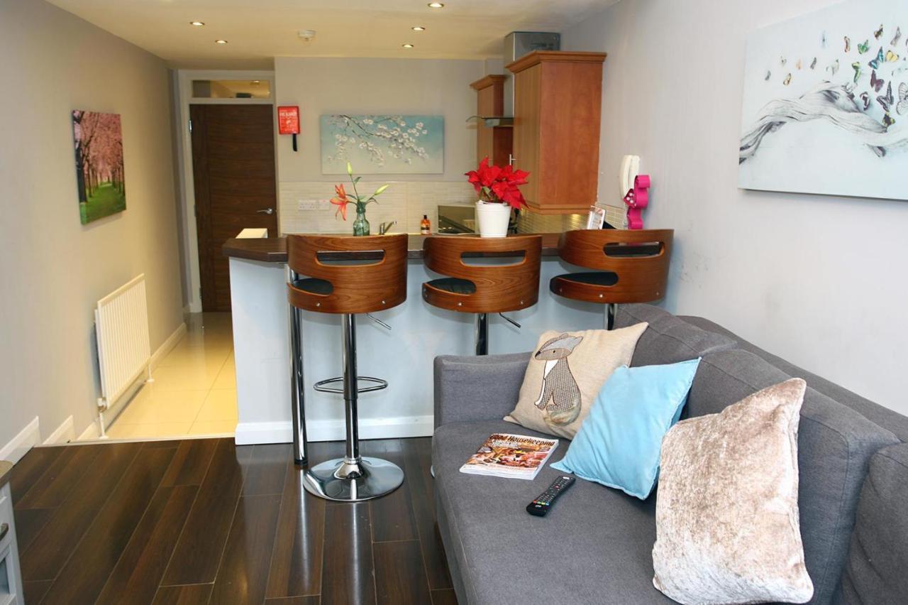 Eglantine Apartment *