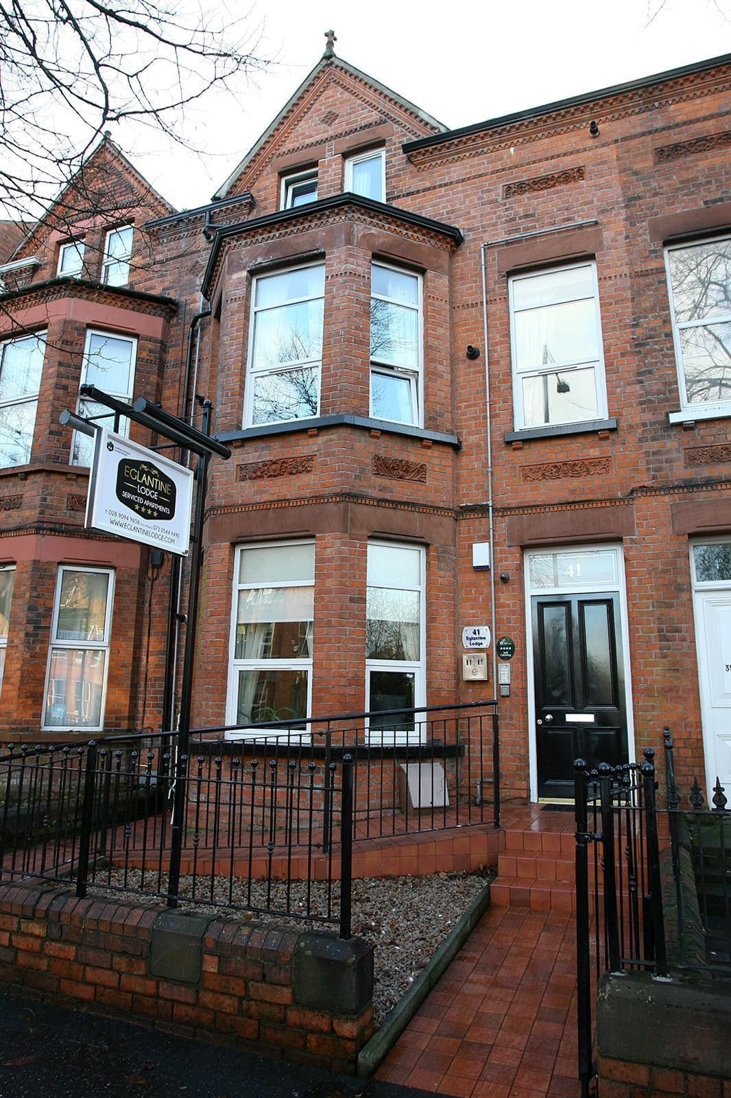Eglantine Apartment